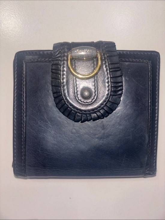 Gucci Handbags - Gucci leather bifold wallet